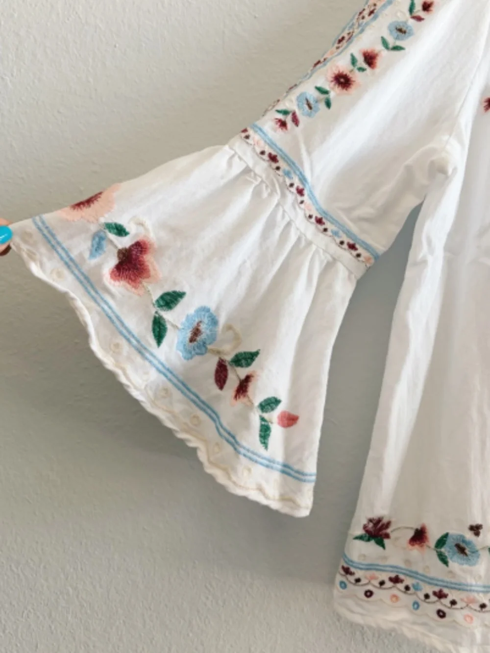 Umgee White Embroidered Peasant Blouse With Ruffled Sleeves - Picture 5 of 8